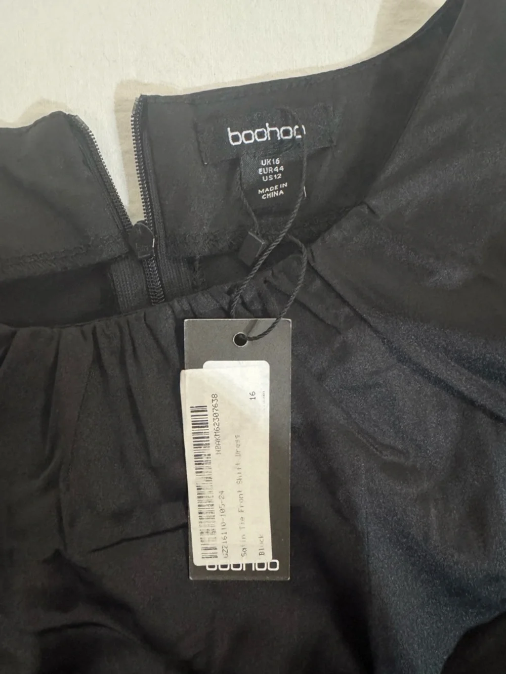 Boohoo ties front